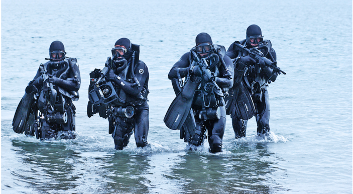 Duro addestramento delle forze speciali americane Navy Seals